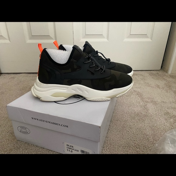 Steve Madden isles camouflage shoes - Picture 4 of 4